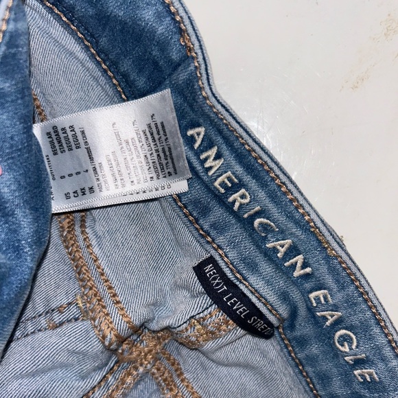 American Eagle distressed jeans - Picture 4 of 4